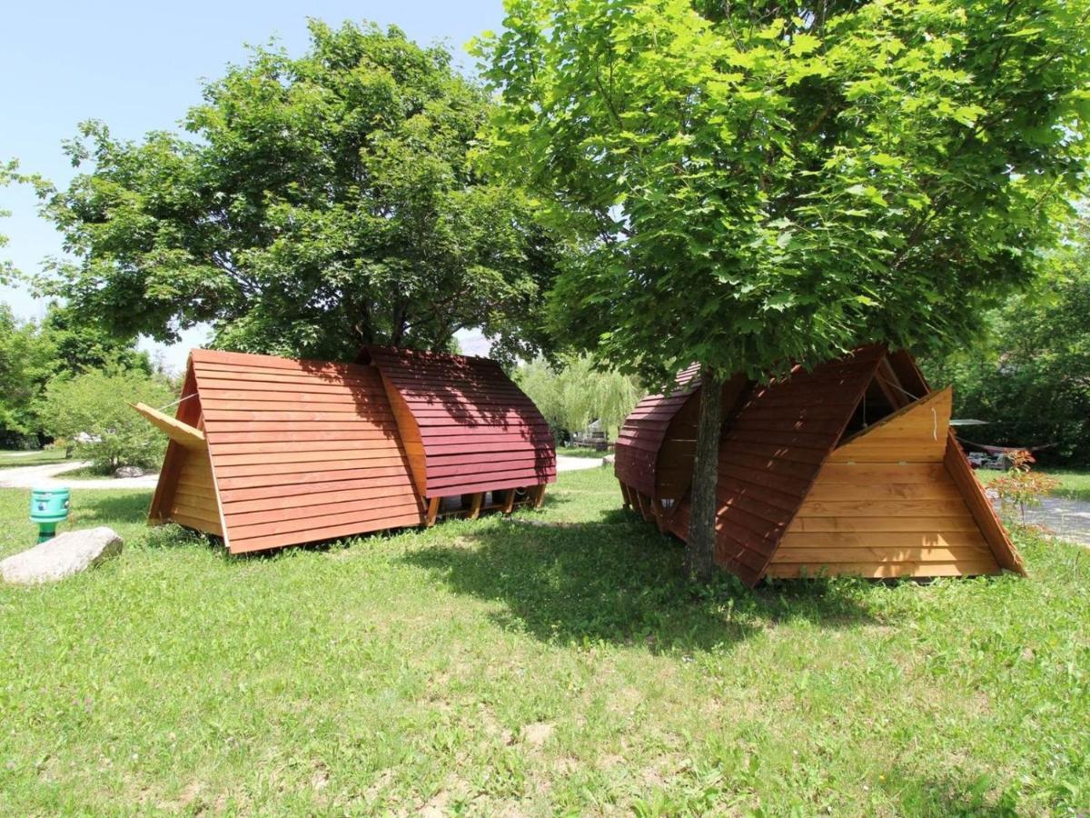 Habitat Createur - Hebergements Insolites Au Camping Municipal "Les Ecureuils" Recoubeau-Jansac Exteriör bild