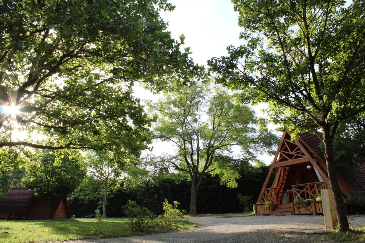 Habitat Createur - Hebergements Insolites Au Camping Municipal "Les Ecureuils" Recoubeau-Jansac Exteriör bild