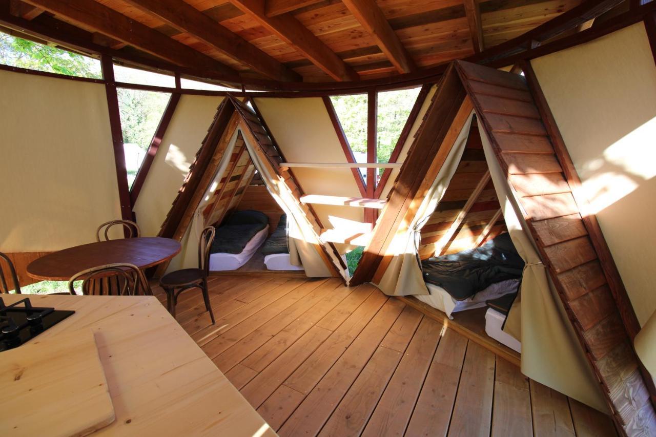 Habitat Createur - Hebergements Insolites Au Camping Municipal "Les Ecureuils" Recoubeau-Jansac Exteriör bild