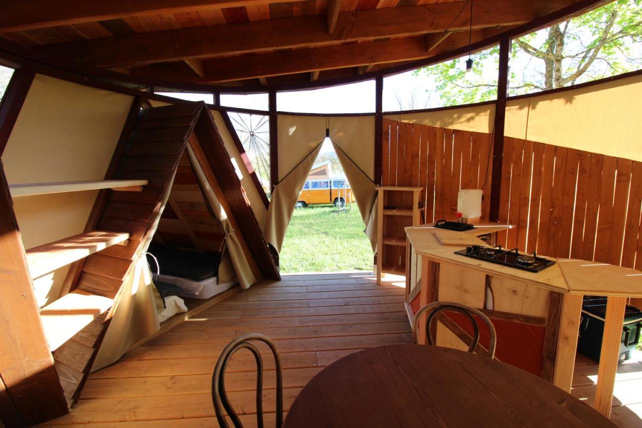Habitat Createur - Hebergements Insolites Au Camping Municipal "Les Ecureuils" Recoubeau-Jansac Exteriör bild